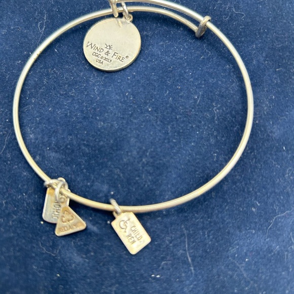 Beautiful Bracelet - Picture 2 of 3